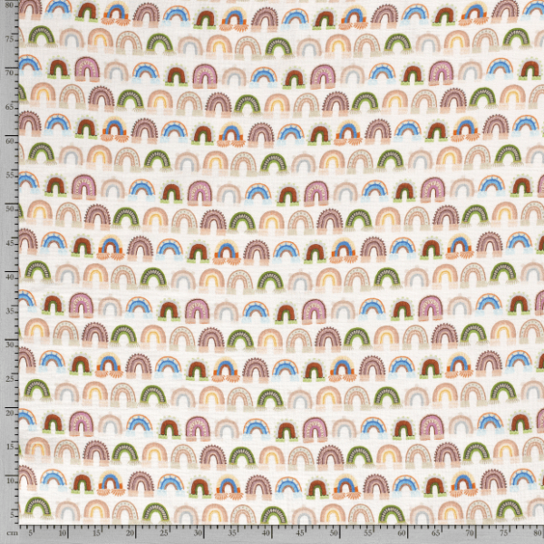Tela de muselina de algodón 100x100 con arco íris de diferentes colores y formas fondo blanco roto