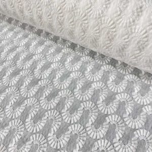Algodón bordado, tejido fresco, fino y delicado con semicírculos bordados