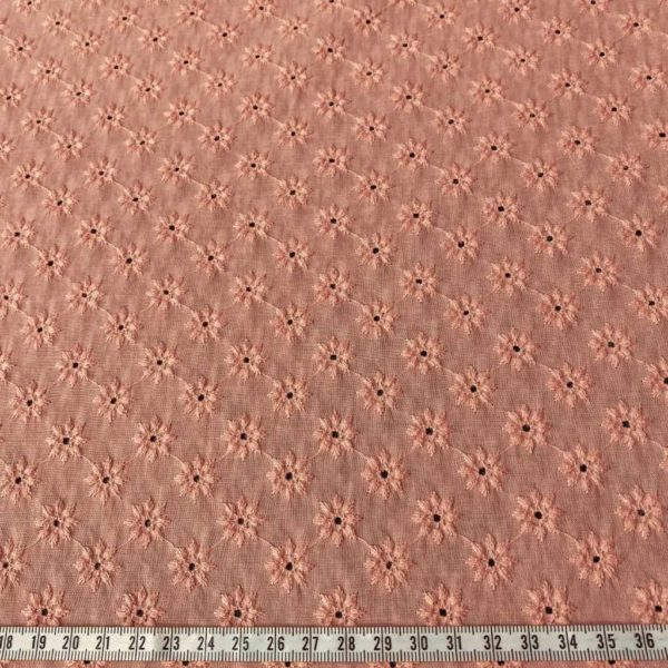 Algodón bordado perforado, tejido fresco, fino y delicado con flores bordadas en color rosa