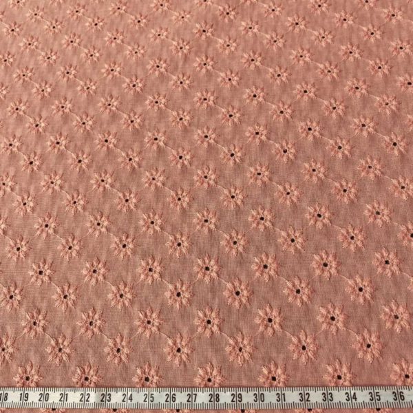 Algodón bordado perforado, tejido fresco, fino y delicado con flores bordadas en color rosa