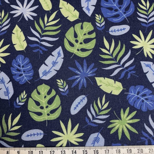 Algodón popelín de algodón ORGÁNICO para creatividades de patchwork con estampado hojas tropicales fondo azul