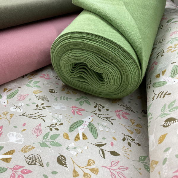 Algodón popelín de algodón 100% para creatividades de patchwork con estampado con estampado de hojas y primavera tonos rosados