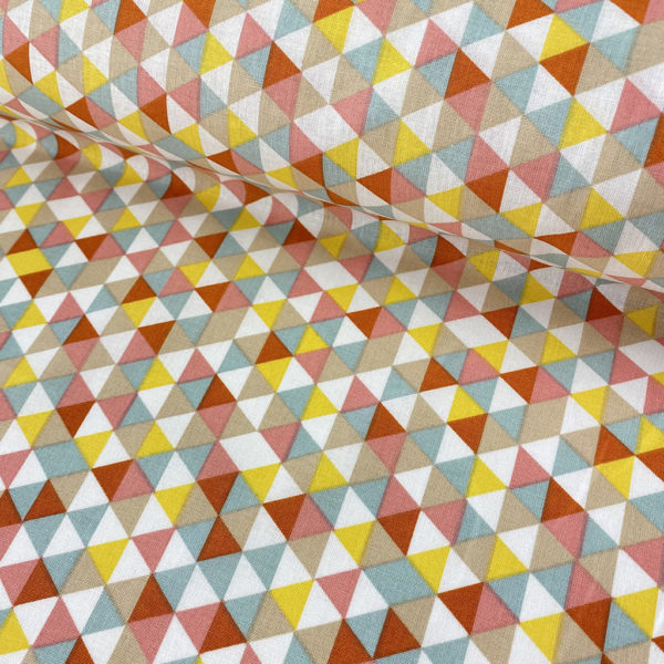 Algodón popelín de algodón 100% para creatividades de patchwork con estampado con estampado con triángulos en tonos rosados