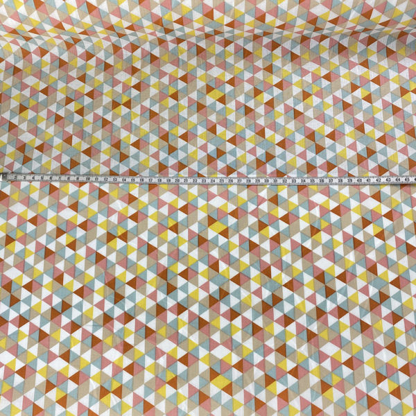 Algodón popelín de algodón 100% para creatividades de patchwork con estampado con estampado con triángulos en tonos rosados