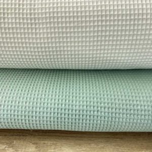 Tela waffle o tela gofre color crudo y mint