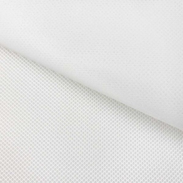 La malla 3D es un tejido transpirables, que no retiene el agua y es de secado rápido. Color blanco.