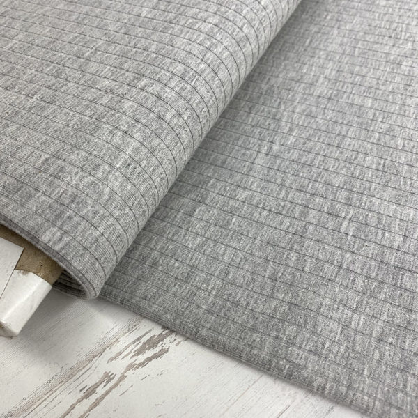 Punto de algodón con canalé. Tejido suave, fino y elástico en color gris