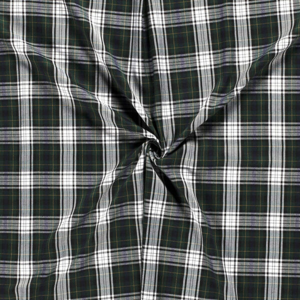 Tela de cuadro escocés muy suave y agradable. De poliéster y viscosa. Con cuadros en color verde y blanco.