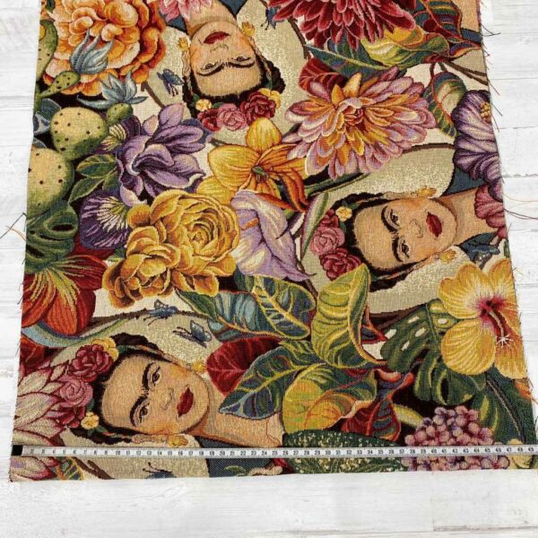 Tela de tapicería gobelino estampado con Frida con flores grandes