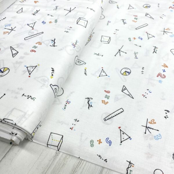 Tela de algodón estampada con temas de matemáticas fondo blanco. Tela de algodón tipo popelín para todo tipo de creatividades de Patchwork, manualidades o confecciones creativas.