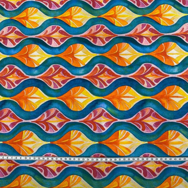 Loneta con estampado de formas muy colorido. Con colores muy vivos. Tejido muy versátil y resistente. Ideal para todo tipo de manualidades.