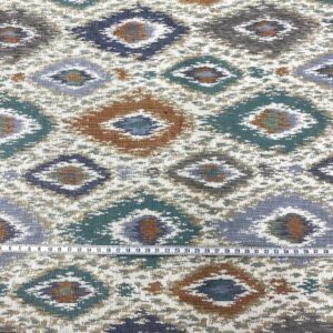 Retal de tela de tapicería gobelino estampado con rombos.