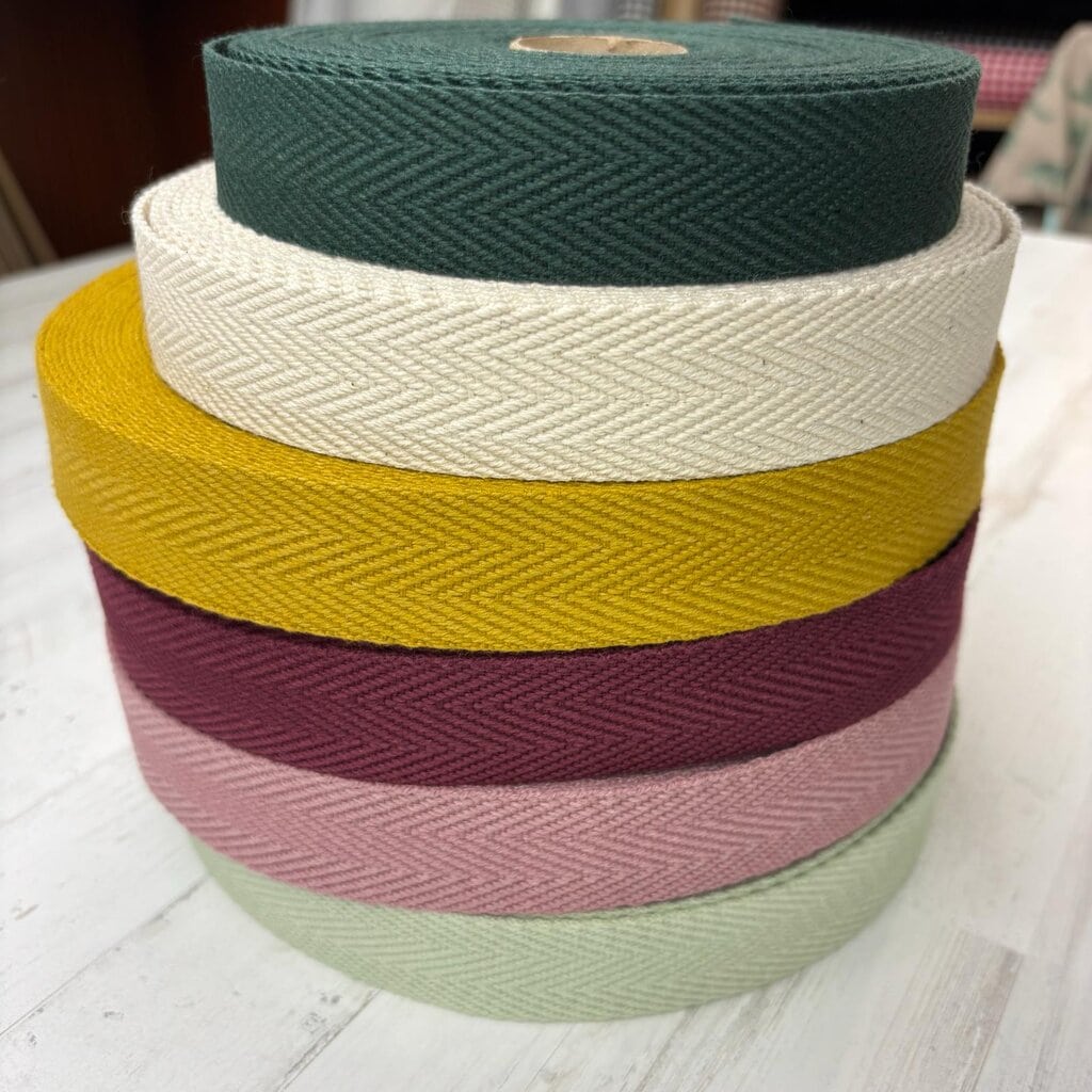 Cintas de espiga de 3 cm de ancho. Algodón 100%.