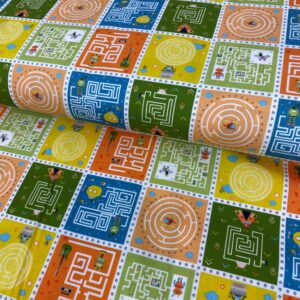 Alto contraste y colores vivos en laberintos de algodón para niños en Totatela Granollers.