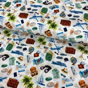Tela de algodón con estampado de viajes, playa y verano, ideal para costura creativa.